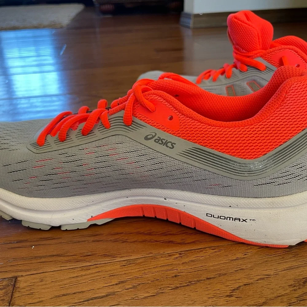 Women’s ASICS - Picture 6 of 8